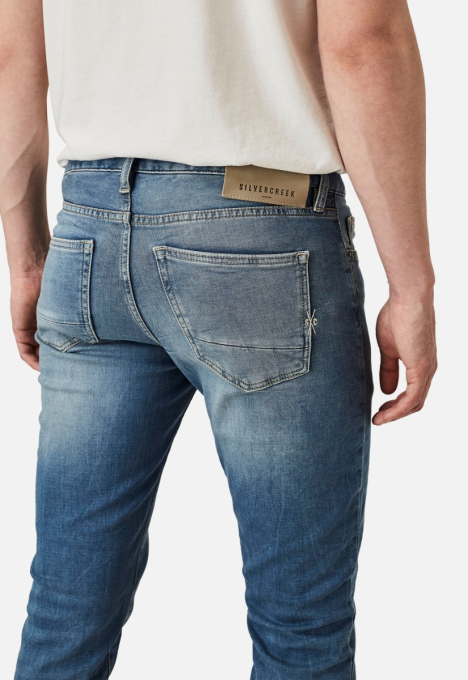 Porter Slim Tapered Jeans