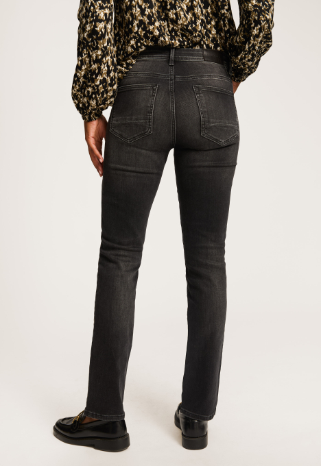 Cinna Slim Tapered Jeans