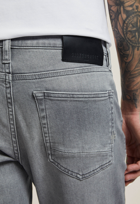 Porter Slim Tapered Jeans